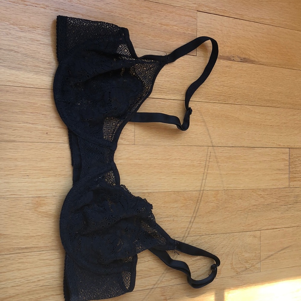 Lacy black bra. Unlined. 32c